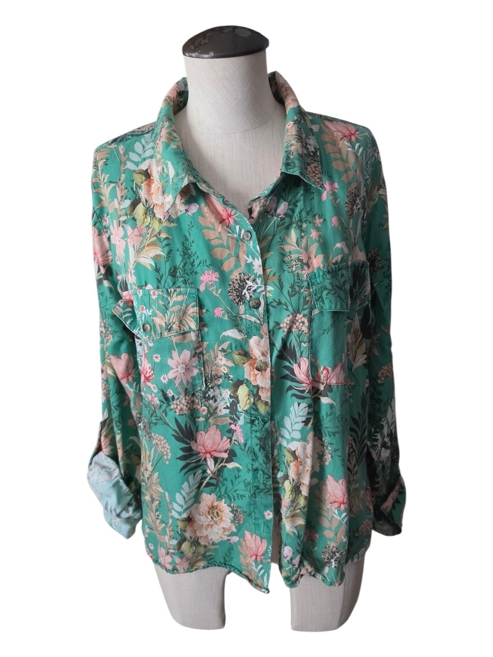Regal Floral Shirt Button-Front Blouse with Chest Pockets